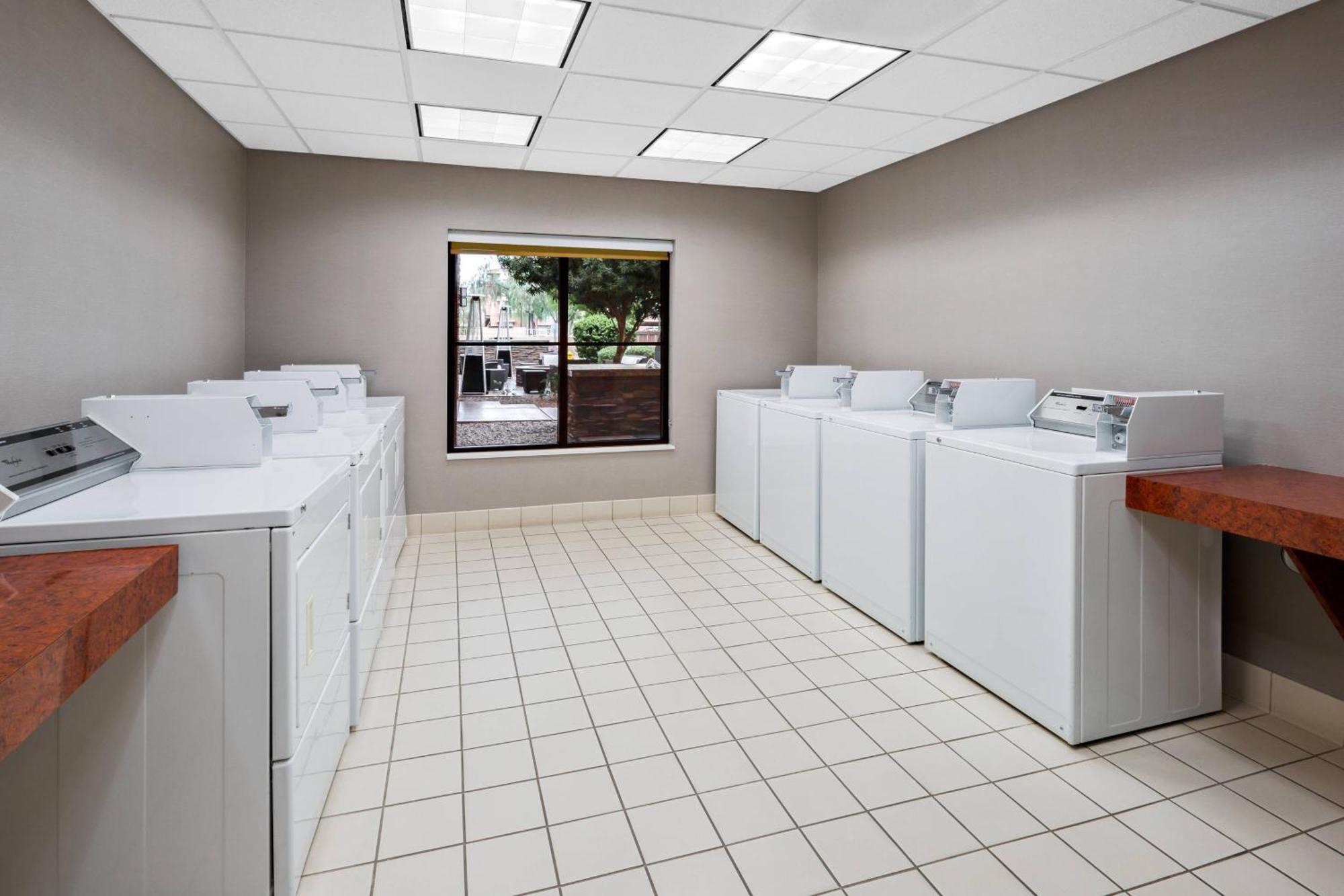 Residence Inn Phoenix Nw/Съпрайз Екстериор снимка